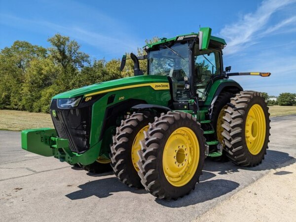 2022 John Deere 8R 370 Tractor